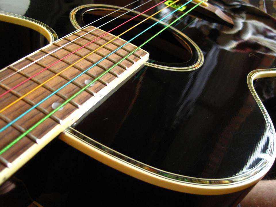 CUERDAS TIPO ARCOIRIS PARA GUITARRA